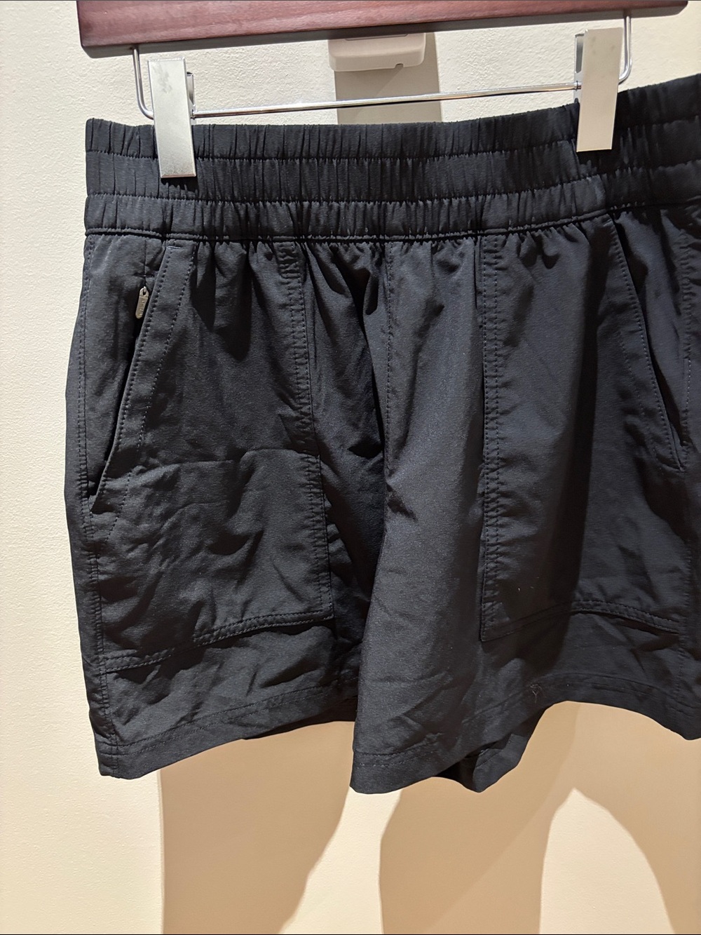 Athleta Black Elastic-Waist Athletic Utility Shorts